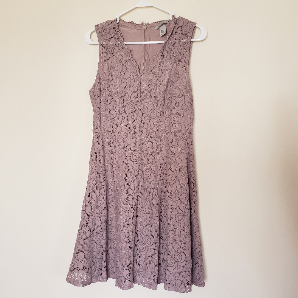 H&M Fit and Flare lavender lace V neck skater dress above knee length sz Med
